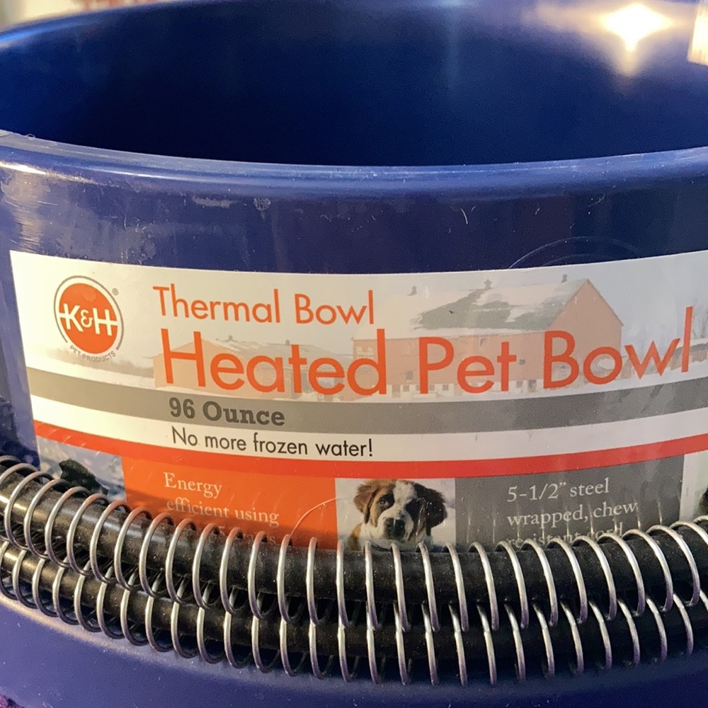 -Heated dog water bowl prevents frozen drinking water.